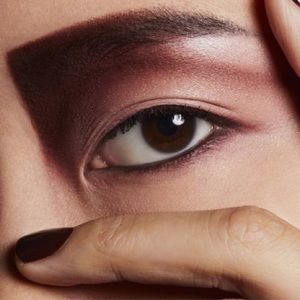 MAC Diva Demands Matte Eyeshadow